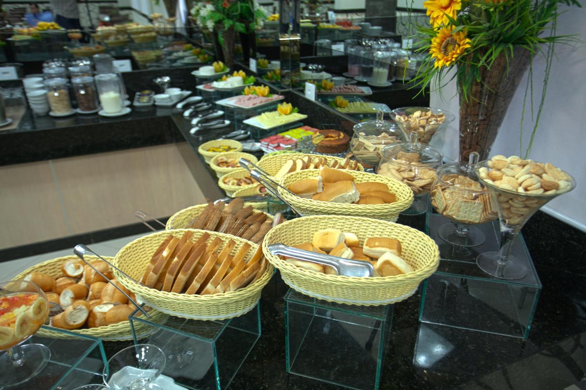 Skala Traveling Hotel กูยาบา ภายนอก รูปภาพ